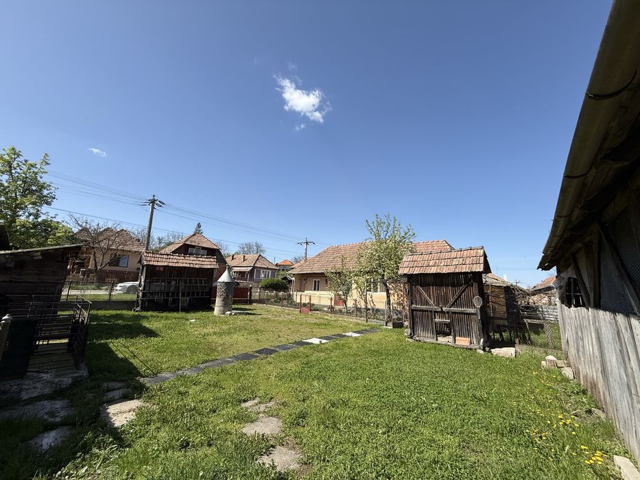 Casã de vânzare Sântioana de Mures cu curte şi 3camere