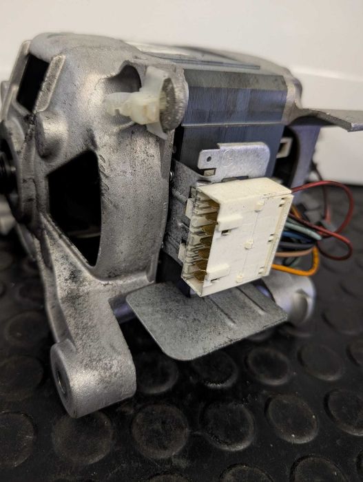 Motor masina de spalat MCA 52/64-148, 7 pini Whirlpool / R2