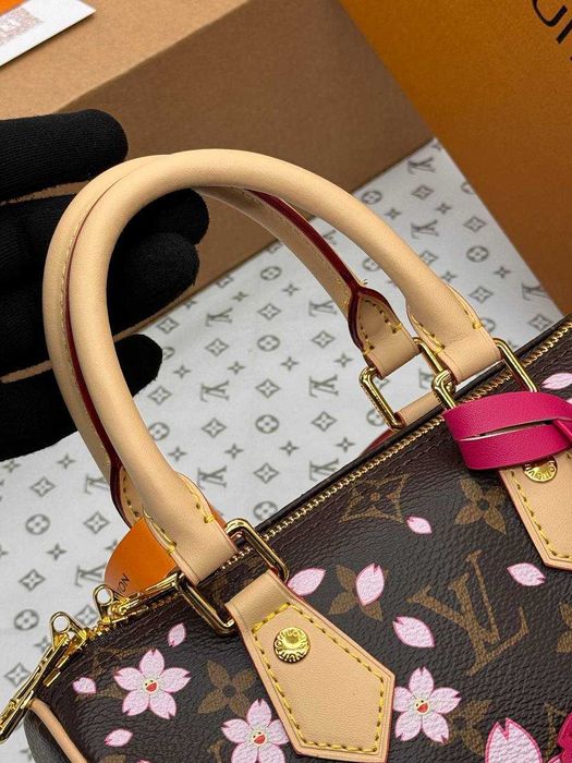 Дамска чанта луксозна