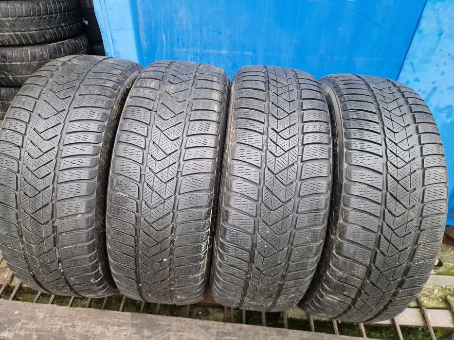 Anvelope 225/55R17 marca Pirelli, DOT 2022, 6 mm