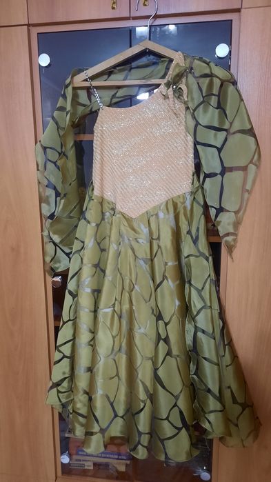 Платье красивое на девочку