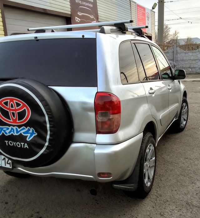 Продам таёта раф4