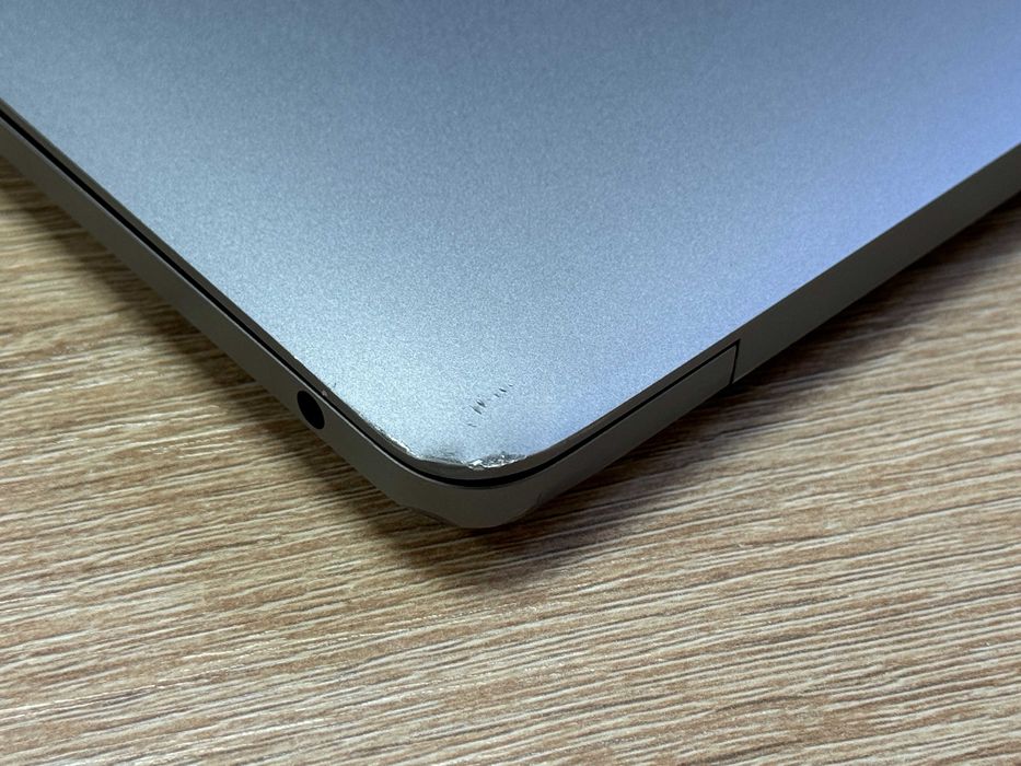 MacBook Pro M2 / 8 Gb RAM / 512 Gb SSD / Space Gray / Touch Bar