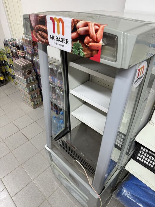 Продам витринный холодильник