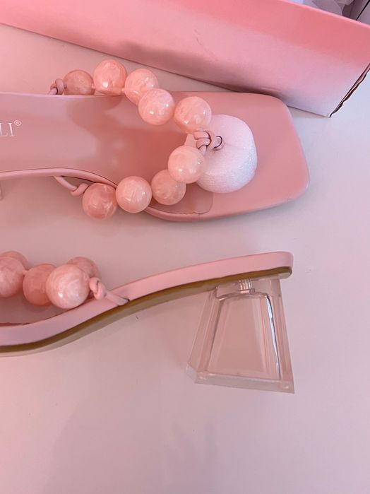 Розови сандали с нисък ток от еко кожа