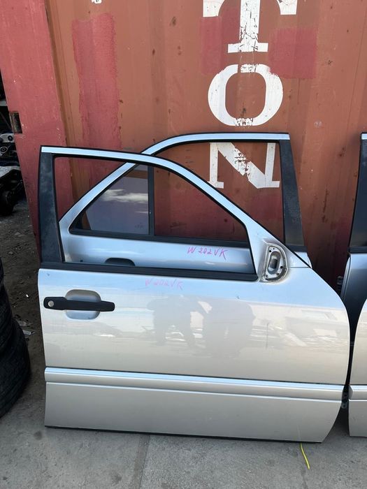 Двери Mercedes benz w202