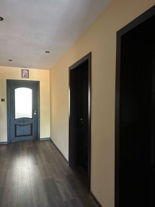 Дава се под наем Етаж от къща в с. Тополи, Област Варна - 120 кв.м за 561 € - Снимка #1