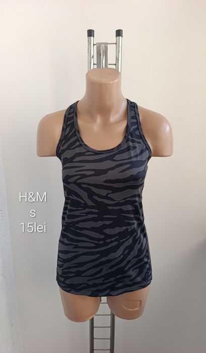 Vând haine sport