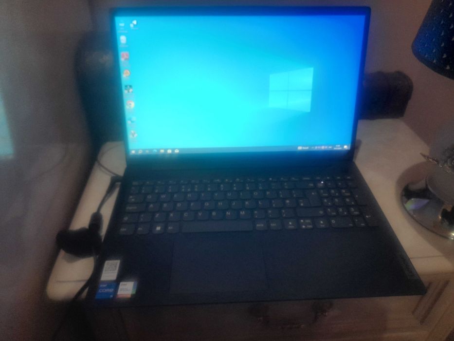 Продам свой ноутбук новый
