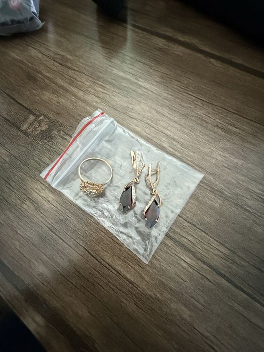 Серьги и кольцо 585 не ношенные