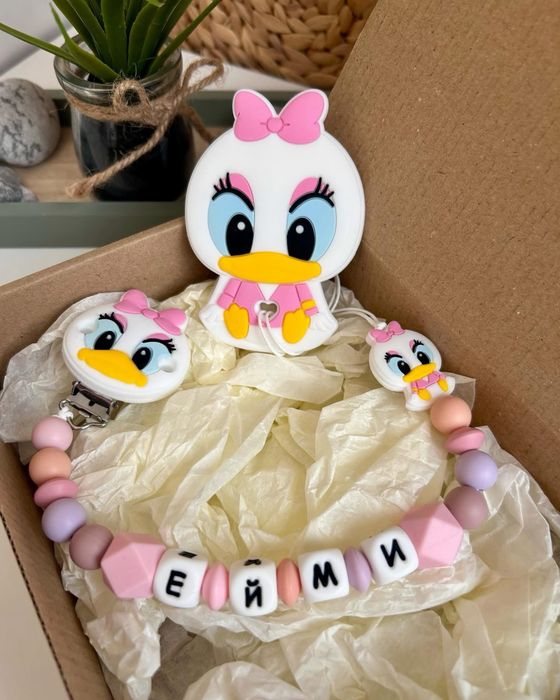 Силиконов клипс за биберон с име и гризалка