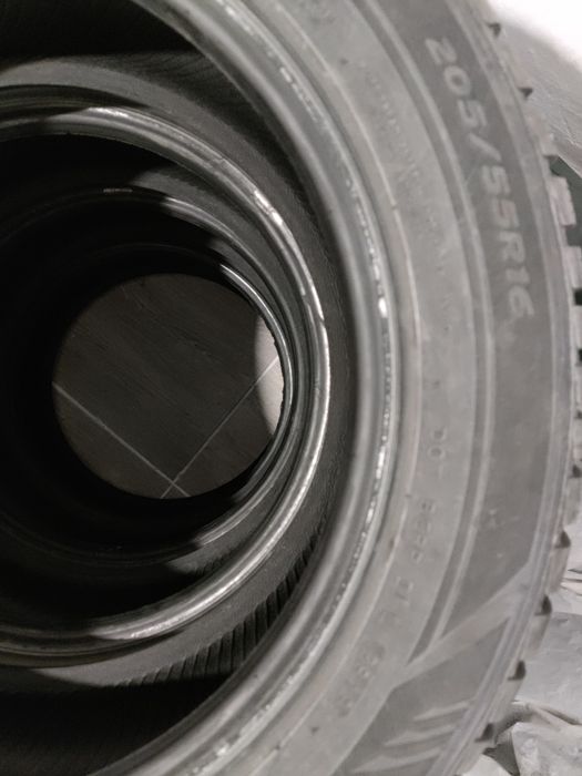 2 комплекта гуми - зимни и летни 205/55R16 - цената е за всички 8 гуми