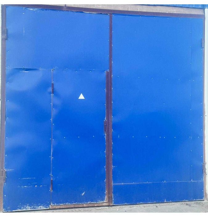 Гаражные ворота 2.8*2.8