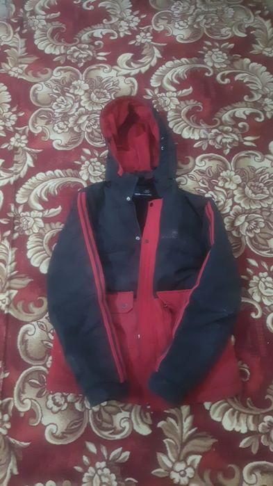 Куртка, иккита спартифка, футболка сотилади, размери 50 дан 54гача