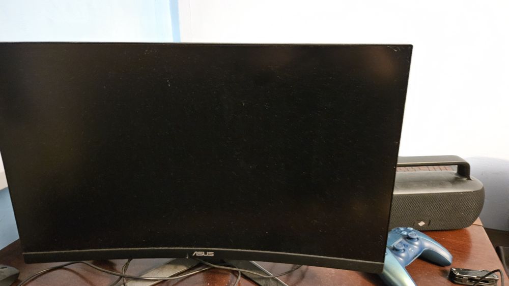 Monitor curbat asus tuf gaming 23.8 inch