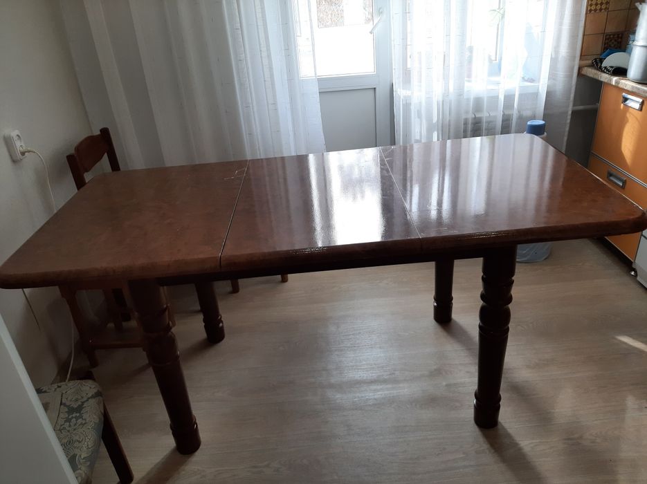 Продается Кухонный стол