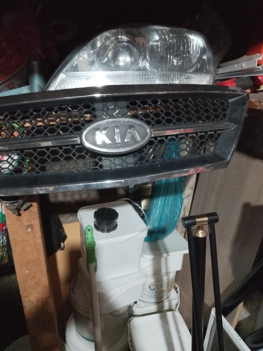 Ляв фар за kia sorento и решетка