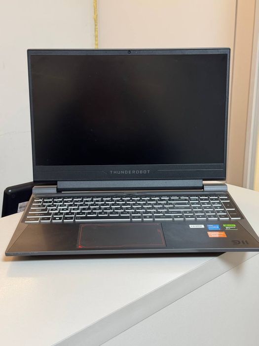 Thunderobot i5/12, SSD 512GB,RTX4050 |