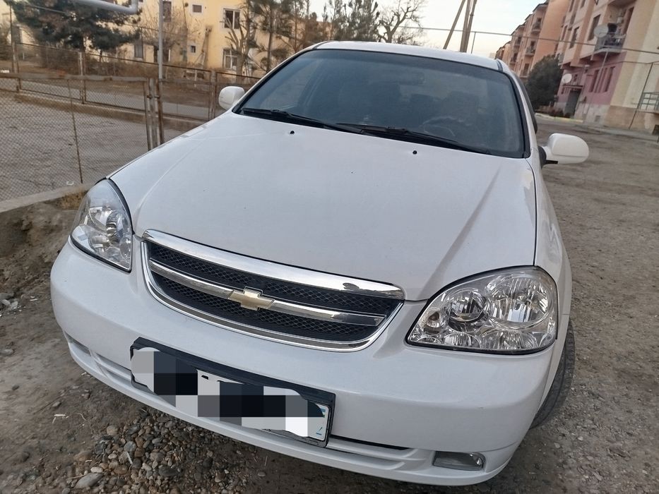 Laceti 1.8 sotiladi srochna