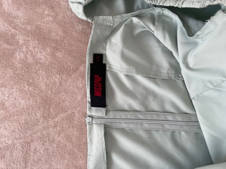 рокли носени 1 път за повод