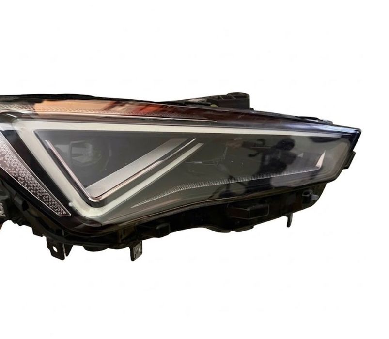 Far Dreapta Cupra Formentor LED Original – Cod 5FG941036B