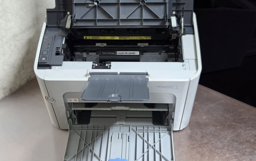Продаю черно-белый лазерный принтер HP P1505