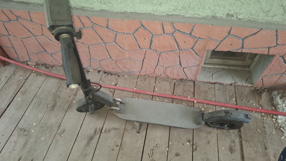 Продам самокат КУГО