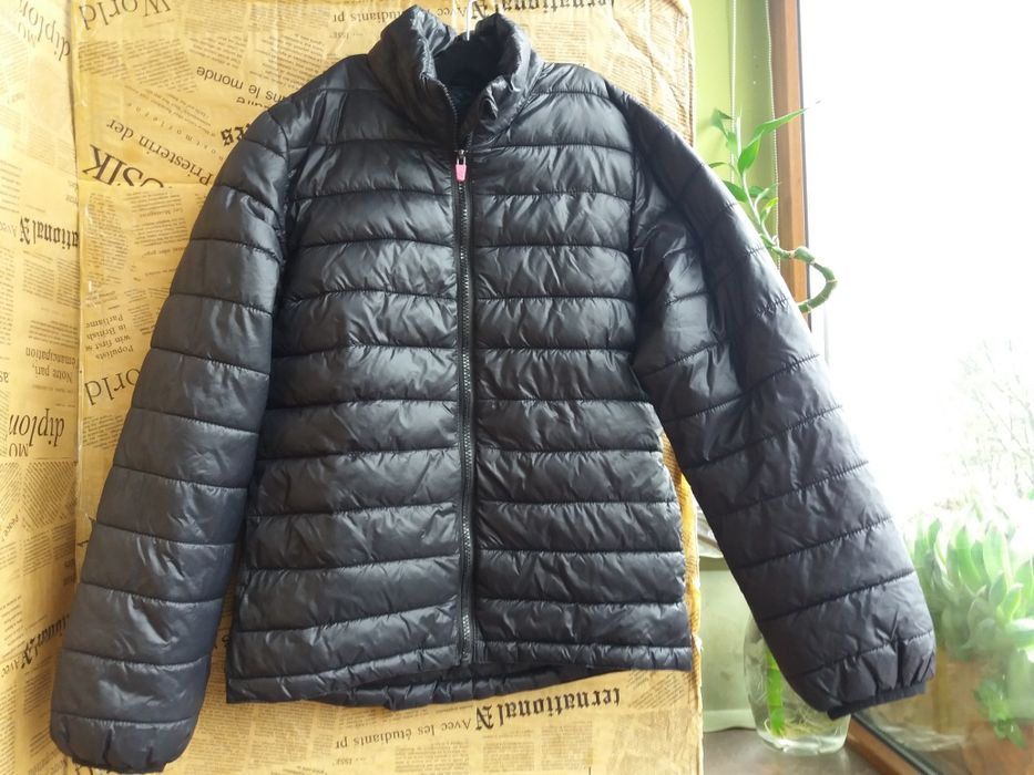 за 11/12 год.черно детско яке.подходящо за пролетта