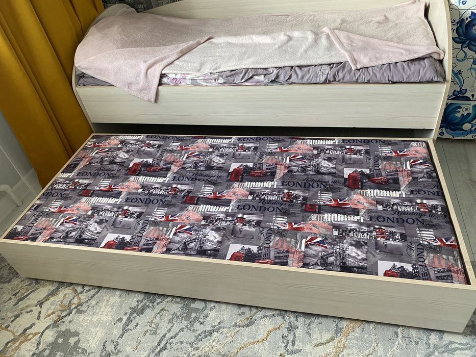 Детский мебель, кровать и шкаф, компьютерный столик