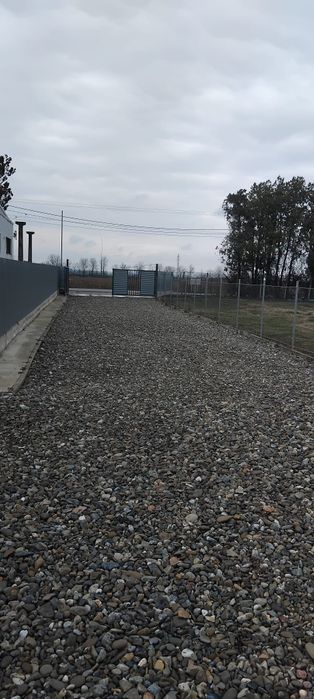 Închiriez hală metalică