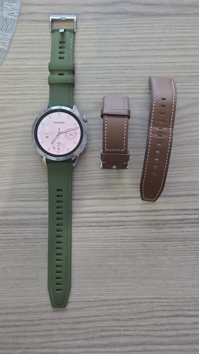 Smartwatch Huawei GT4, in Garantie, putin folosit