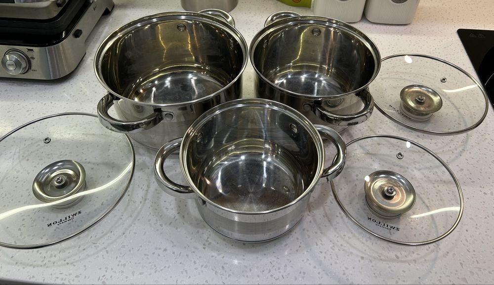 Набор кострюль из нержавеющего металла