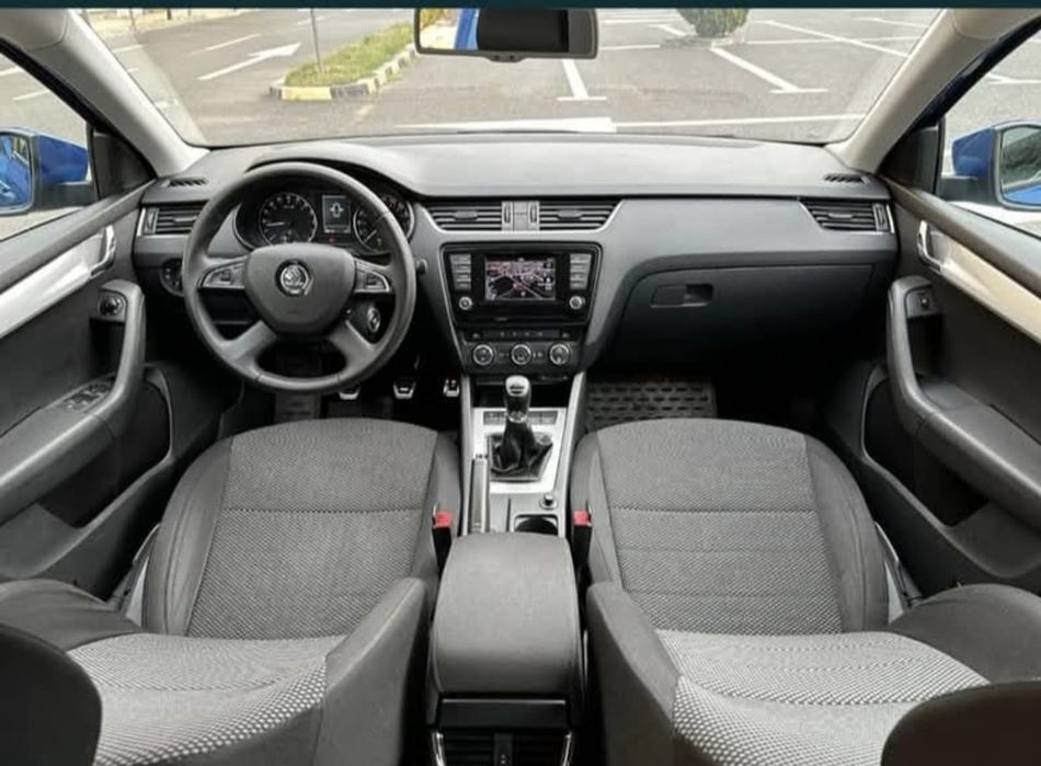 Mașină Skoda Octavia