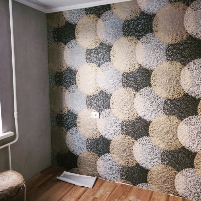 Поклейка обоев и галтелей