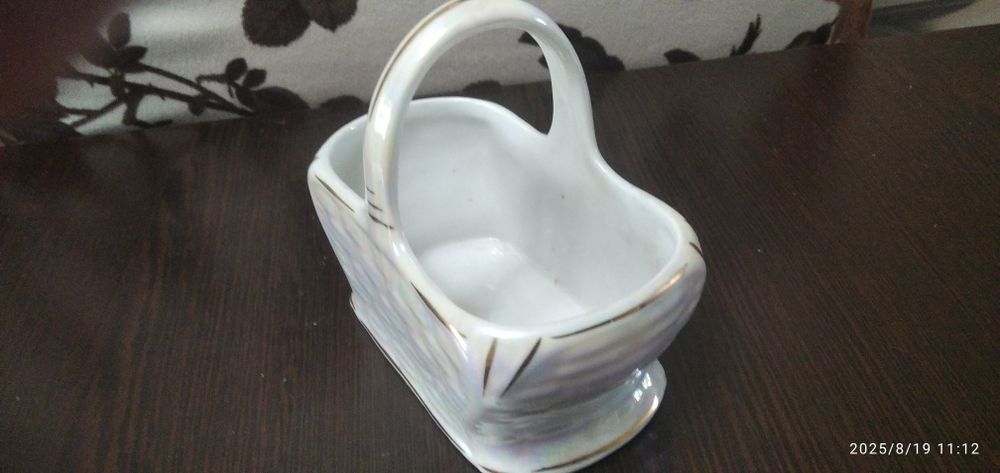 Фарфоровая корзиночка из Германии