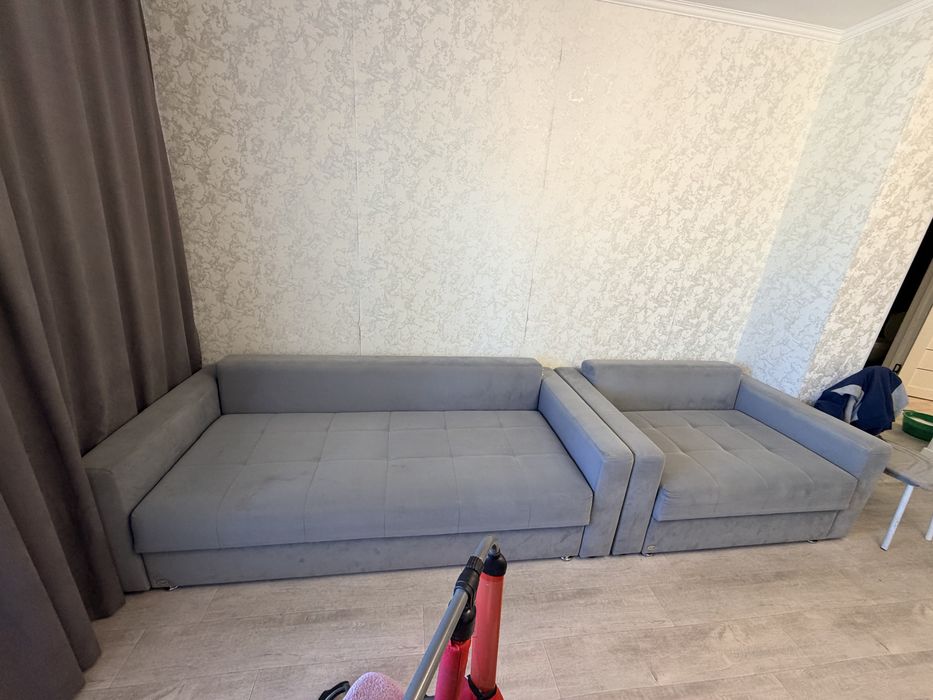 Диван от ника в сером цвете