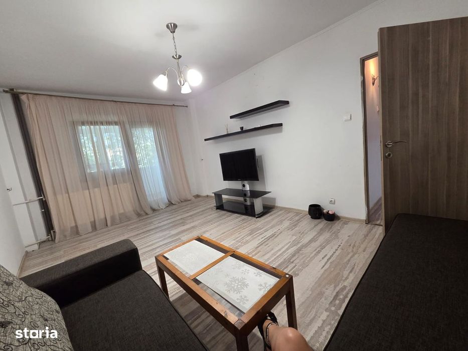 CHIRIE- Apartament 3 camere, mobilat și utilat, Etaj 3, Zona Pelican