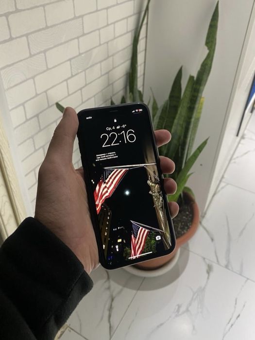 продам IPhone Xr