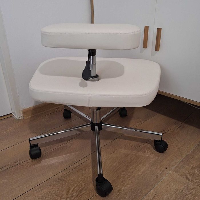 Scaun de birou ergonomic/ ROETELL CROSS LEGGED CHAIR