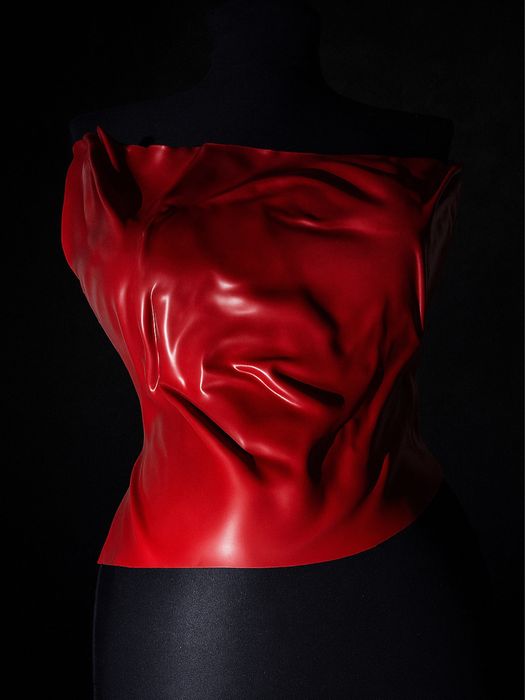 Corset Rosu lucrat manual