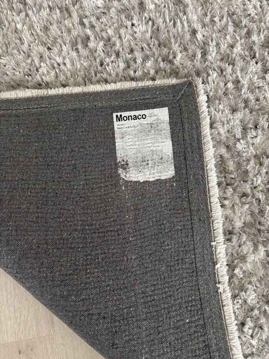 Covor Monaco argintiu 200/290 cu fir de matase in compozitie