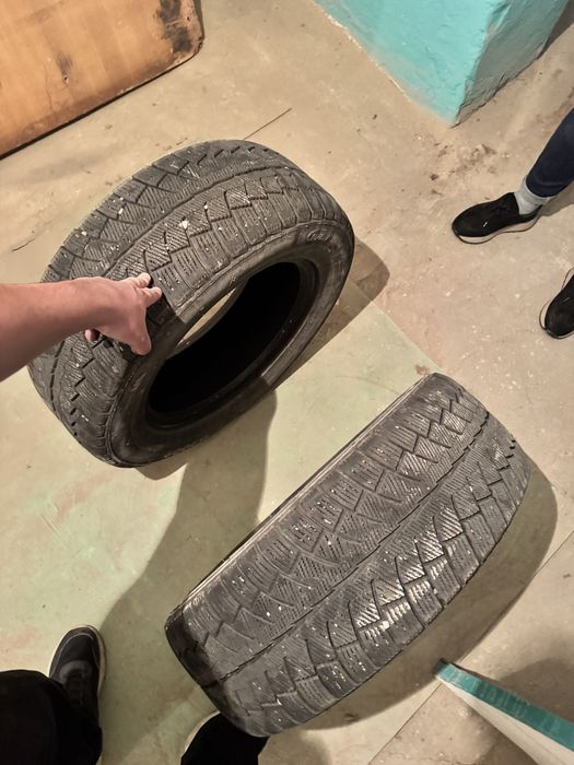 Резина зимняя 225/60 R16 с шипами. Triangle SnowLink