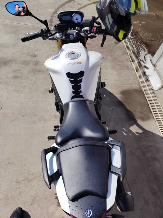 Yamaha fz8 Neked