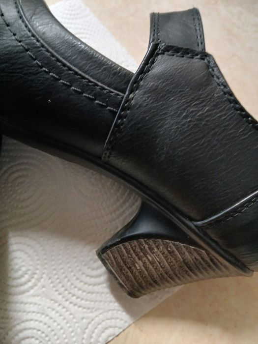 Дамски обувки на ток.