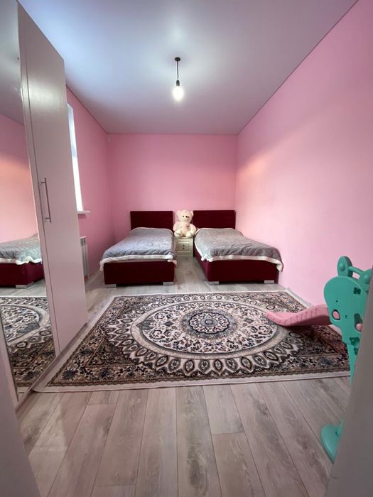 Срочно продам кровати с матрасами