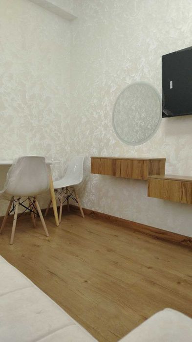 сдается своя 1 ком. кв-ра в новостройке рядом с рисовым базаром