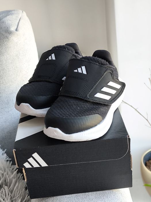 Adidas детски маратонки, 23 номер