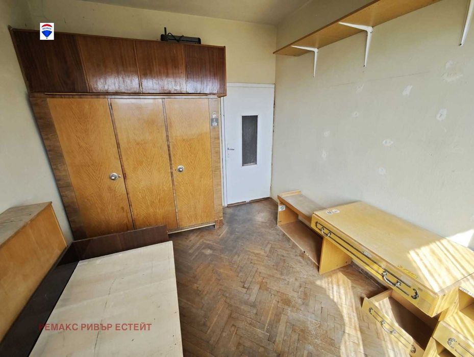 Тристаен апартамент за продаба кв. Широк център