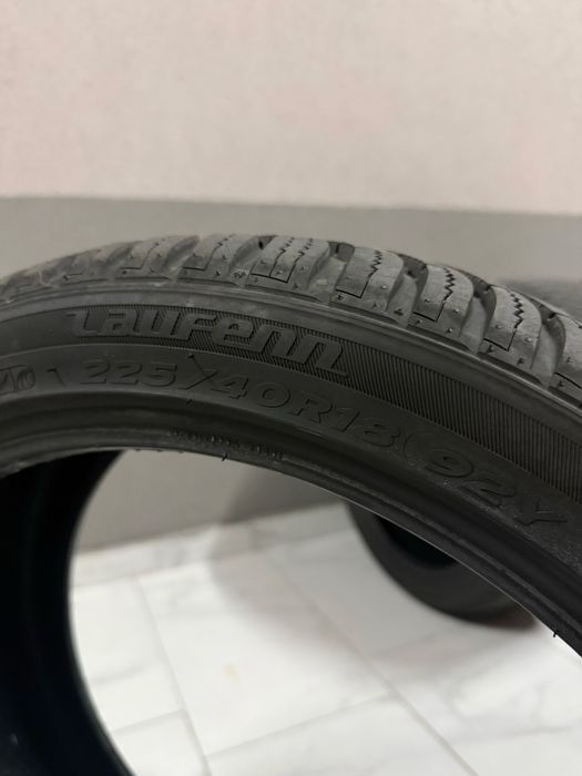 Чисто нови гуми 225 40 18
