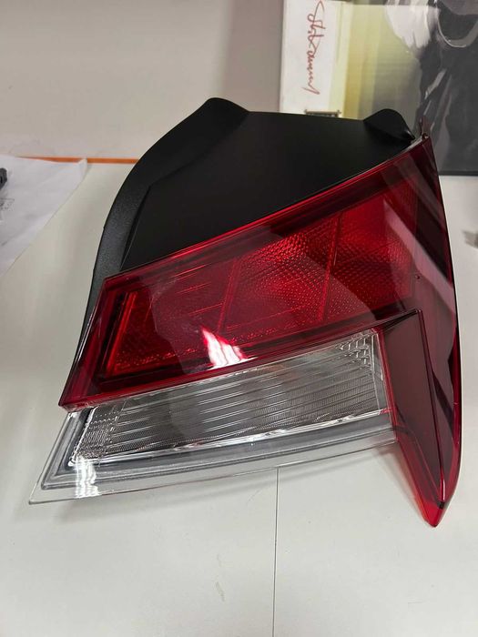 Фонарь задний Hyundai Elantra 7  92401AA100 / 92402AA100 оригинал